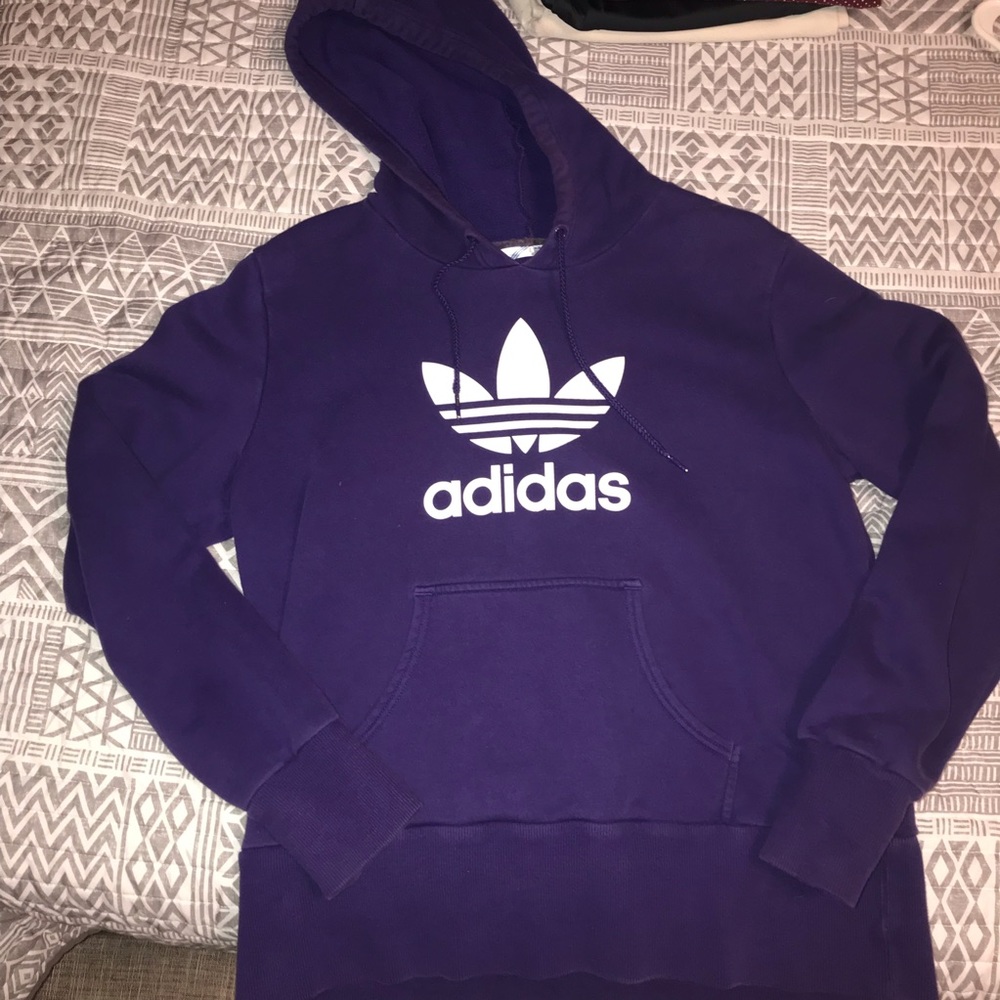 Adidas hoodie☃️